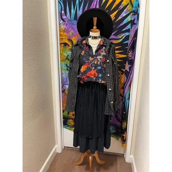 🌈 Lovely floral night button top - Picture 10 of 11